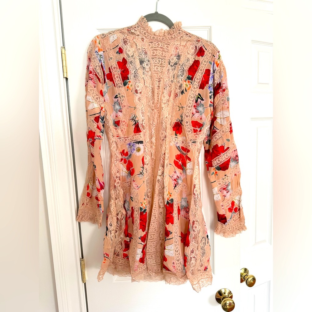 STUNNING Feminine Korovilas Lace Inlay Floral Dress